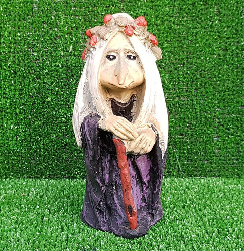 The big sorceress - big, paor